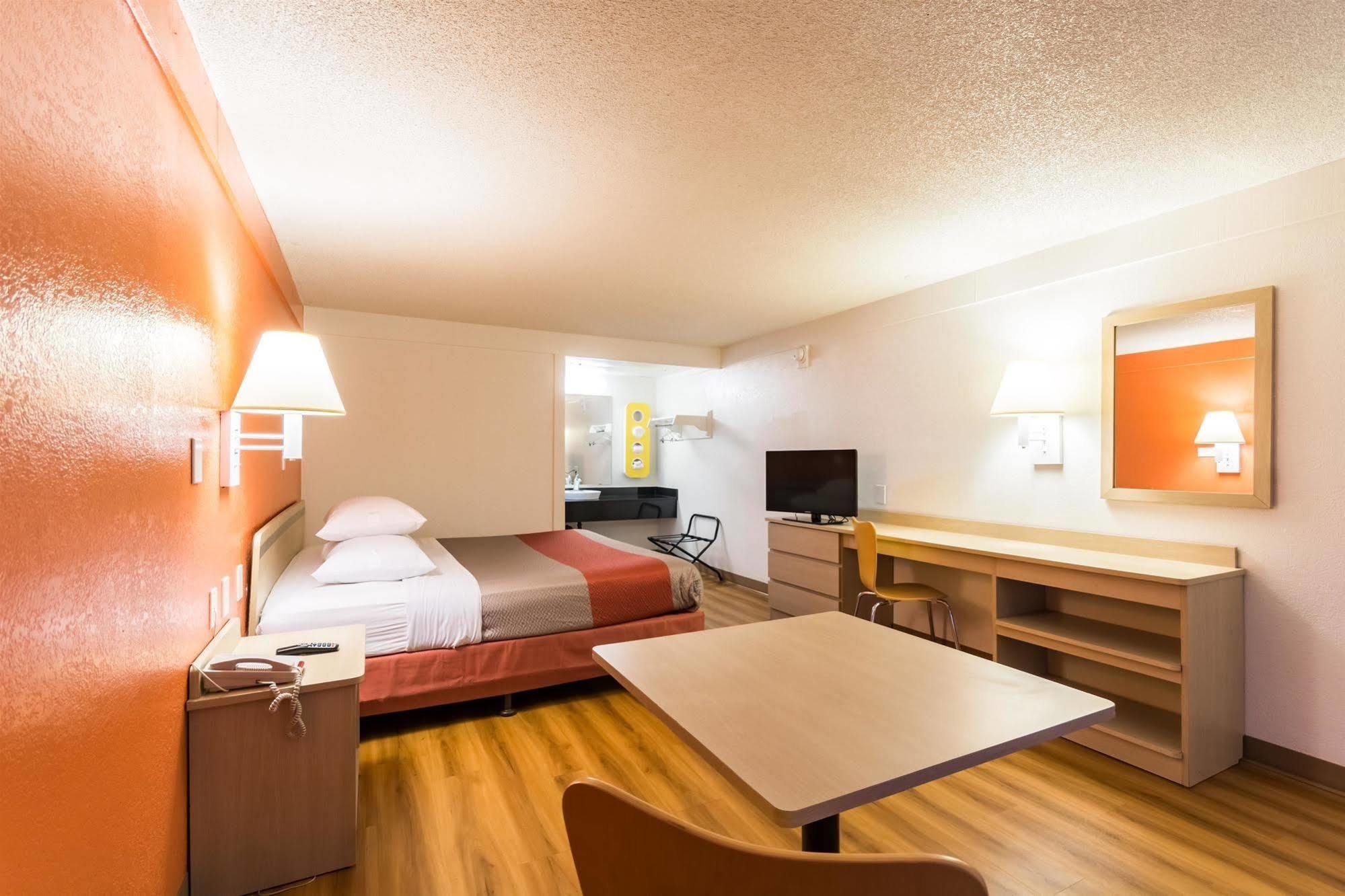 Travelodge By Wyndham Essington / Philadelphia Airport Dış mekan fotoğraf