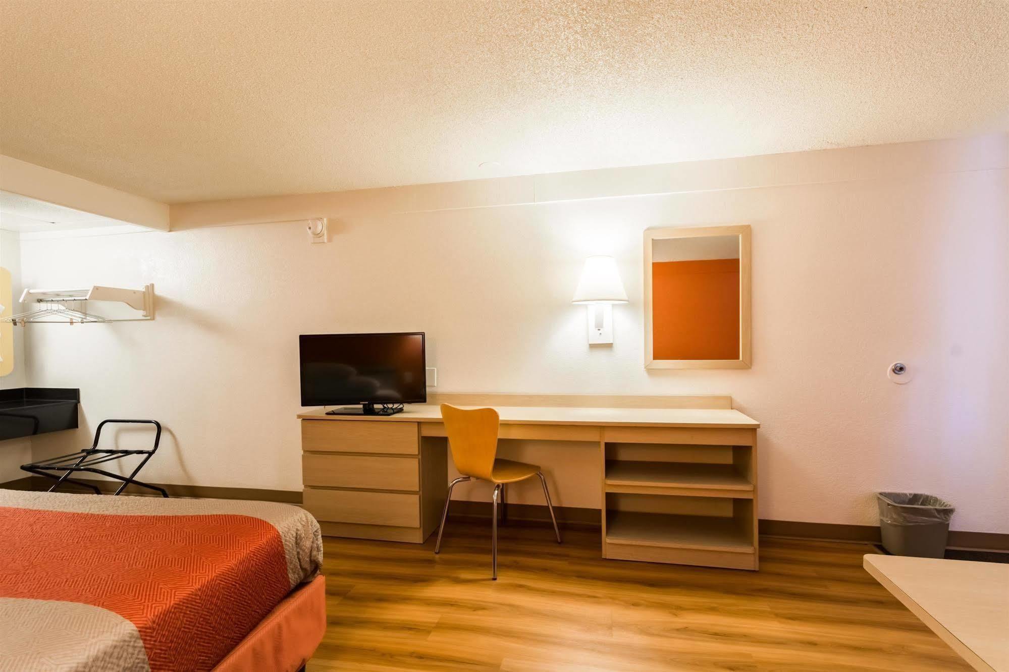 Travelodge By Wyndham Essington / Philadelphia Airport Dış mekan fotoğraf
